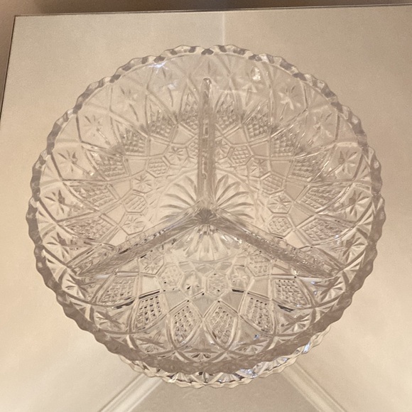 Vintage 8” Round 3 Divided Sections Glass Dish - Picture 2 of 7